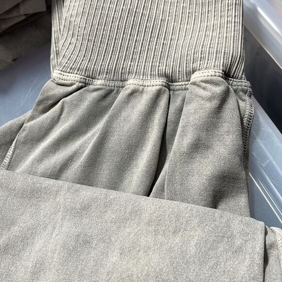 Free People Good Karma Flare Leggings Mushroom light grey-tan shade (looks grey) - Picture 5 of 8